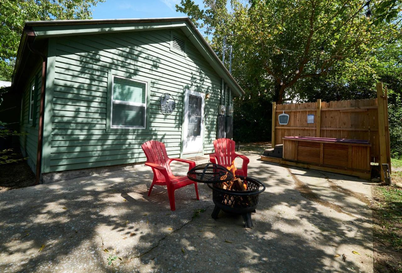 Steps From Downtown Pigeon Forge Parkway + Private Hottub And Firepit - Wifi - Firefly Bungalows 외부 사진